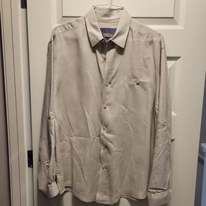 Mens long sleeved dress shirt